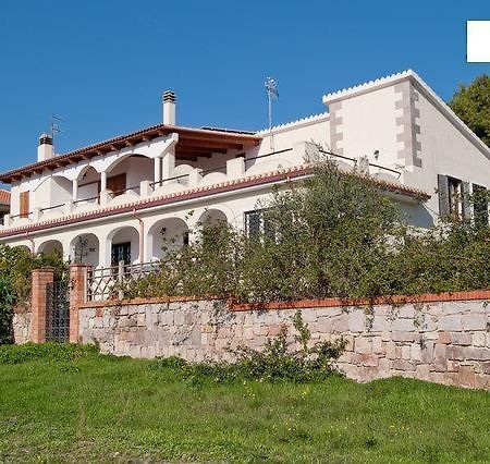 Ferienwohnung Trilocale Margine Rosso Quartu SantʼElena Exterior foto